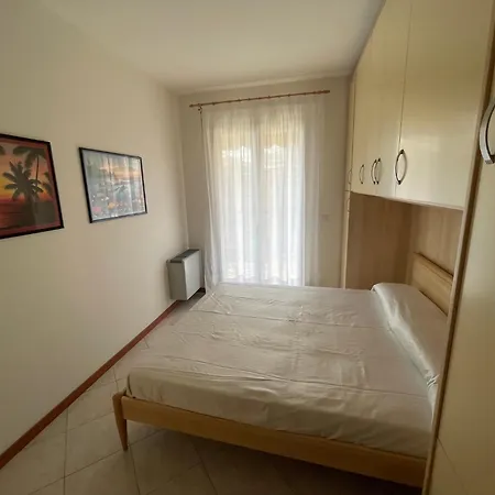 Union - Next To The Apartamento