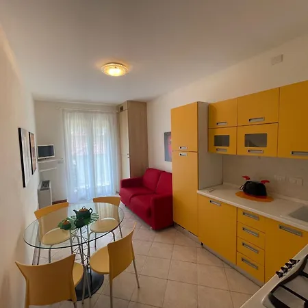 Union - Next To The Apartamento